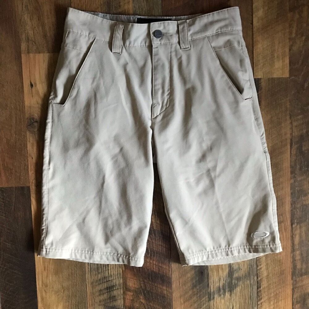 Oakley Mens tan golf athletic khaki Shorts SZ 28”